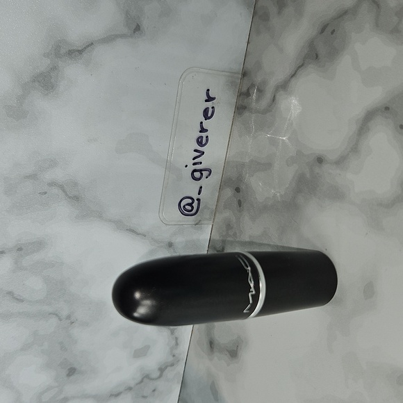 D IS FOR DANGER NWOB Matte Lipstick MAC - Picture 8 of 15